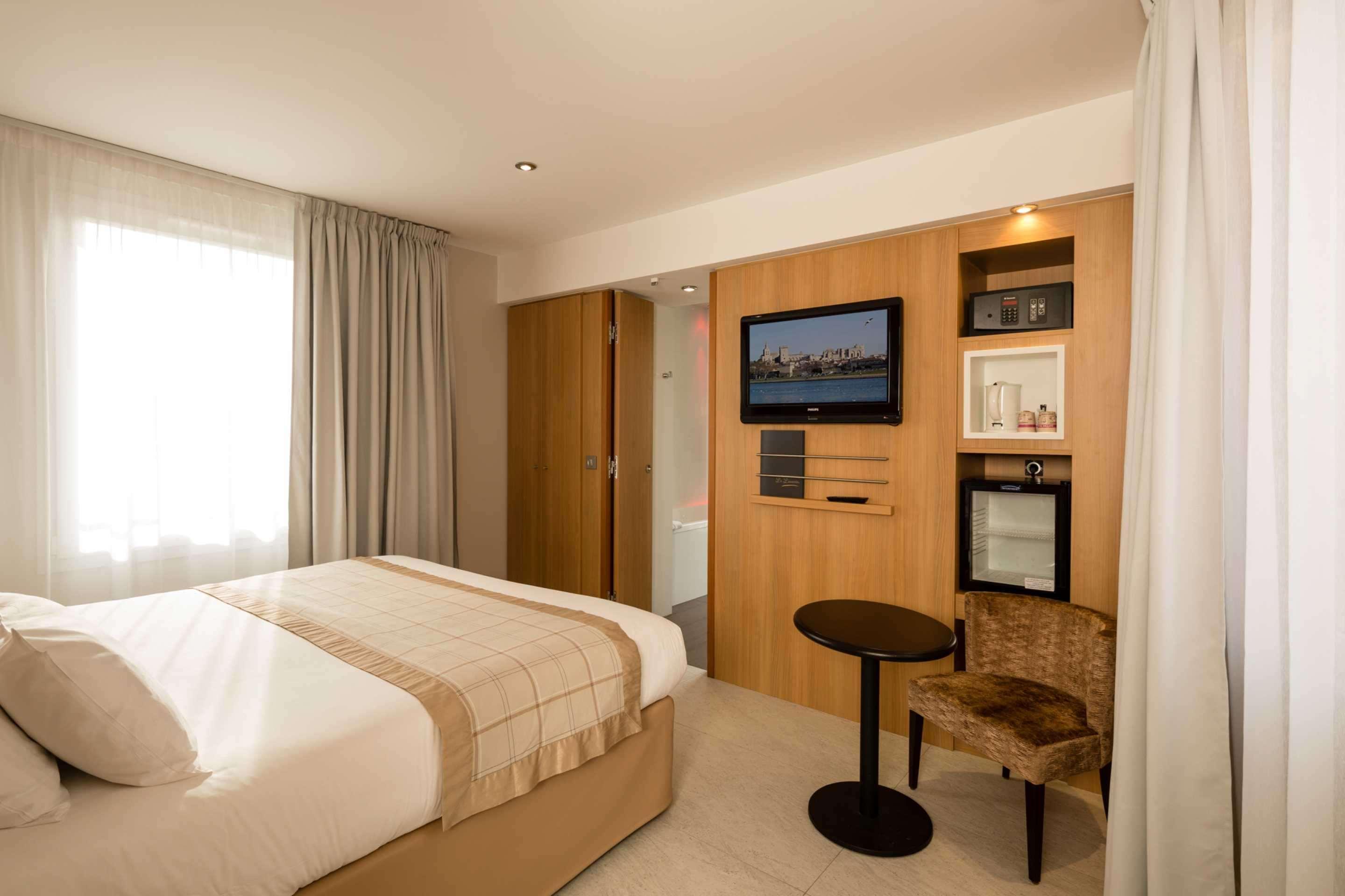 Best Western Plus Le Lavarin Авиньон Экстерьер фото